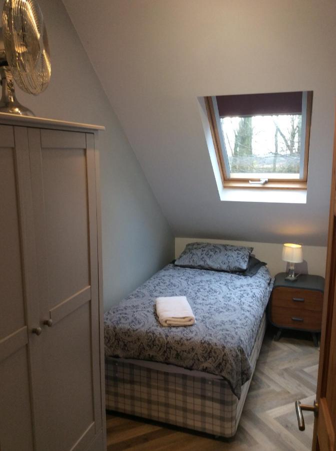 2 Bedroom Furnished Apartment In A Rural Position 斯通 外观 照片