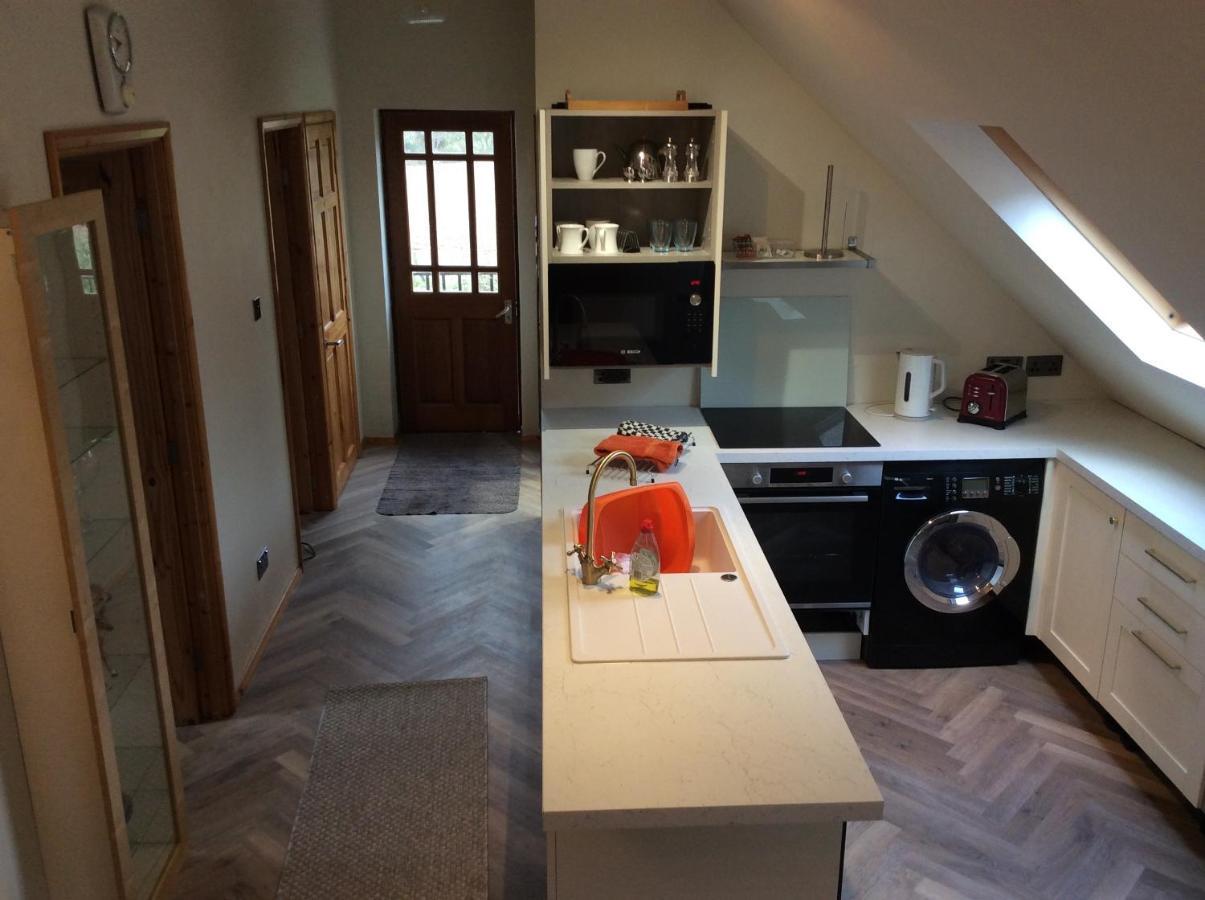 2 Bedroom Furnished Apartment In A Rural Position 斯通 外观 照片