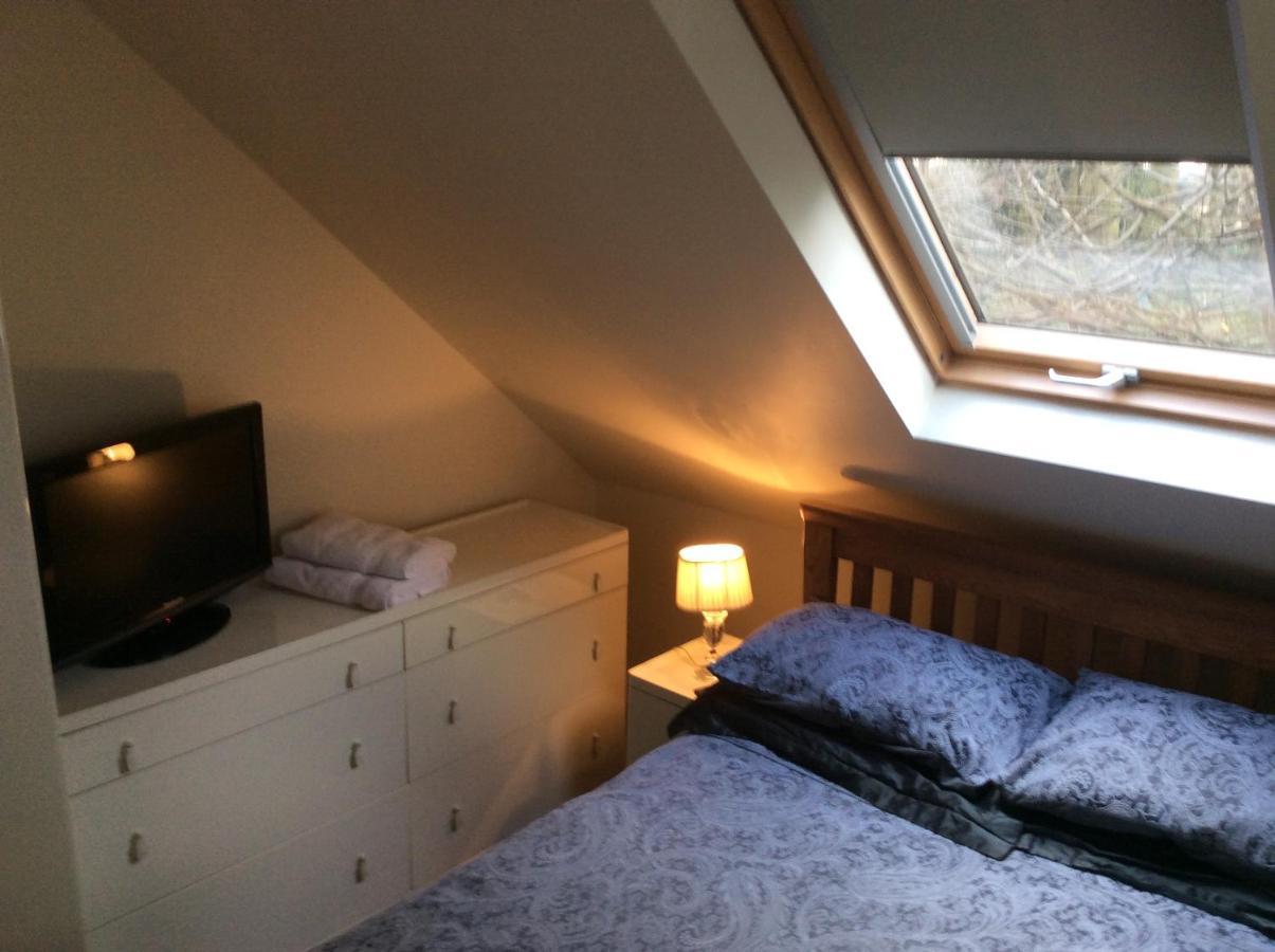 2 Bedroom Furnished Apartment In A Rural Position 斯通 外观 照片
