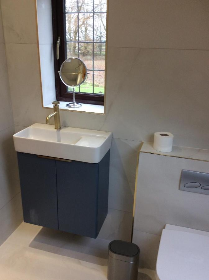 2 Bedroom Furnished Apartment In A Rural Position 斯通 外观 照片
